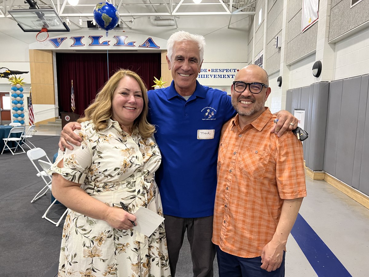 🙌 This evening, #SAUSD celebrated the retirement of many dedicated staff members! Thank you for your years of service and lasting impact on our students' lives. Dr. Rigo Rodriguez, Board of Education Member, joined the festivities. 📚 #WeAreSAUSD