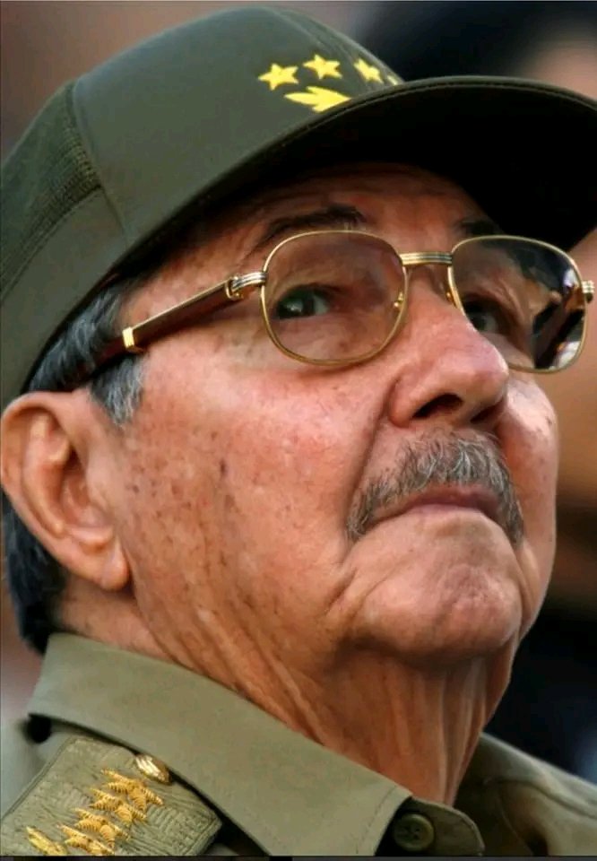 #TraigoLaÚltima Próximamente estaremos celebrando el cumpleaños del General de Ejercito ⭐🇨🇺!! ¡Viva Raúl Castro¡ #DeZurdaTeam @DeZurdaTeam_