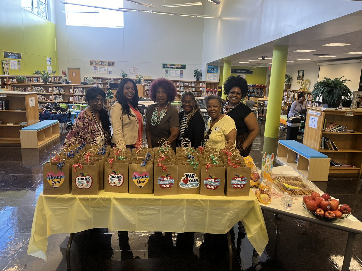 FosterESHISD (@fostereshisd) on Twitter photo Thank you to St. Mary’s Baptist church for blessing our teachers with wonderful treats! @HisdSouth <a href="/HoustonISD/">Houston ISD</a> Thank you to St. Mary’s Baptist church for blessing our teachers with wonderful treats! @HisdSouth <a href="/HoustonISD/">Houston ISD</a>