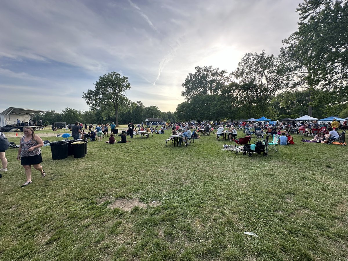 Another great day for an event! Food truck Fridays in Grand Rapids might become a reoccurring spot for us! Shoutout to <a href="/GLMDEVIN/">Devin Nickerson</a> and his team for great execution today!

#MakingWaves <a href="/SalesEventTeam/">Sales Event Team - GLM</a> <a href="/LorenMiller2004/">Loren Miller</a> <a href="/1TThompson/">Terence Thompson</a> <a href="/TheoAlexander11/">Theo Alexander</a>
