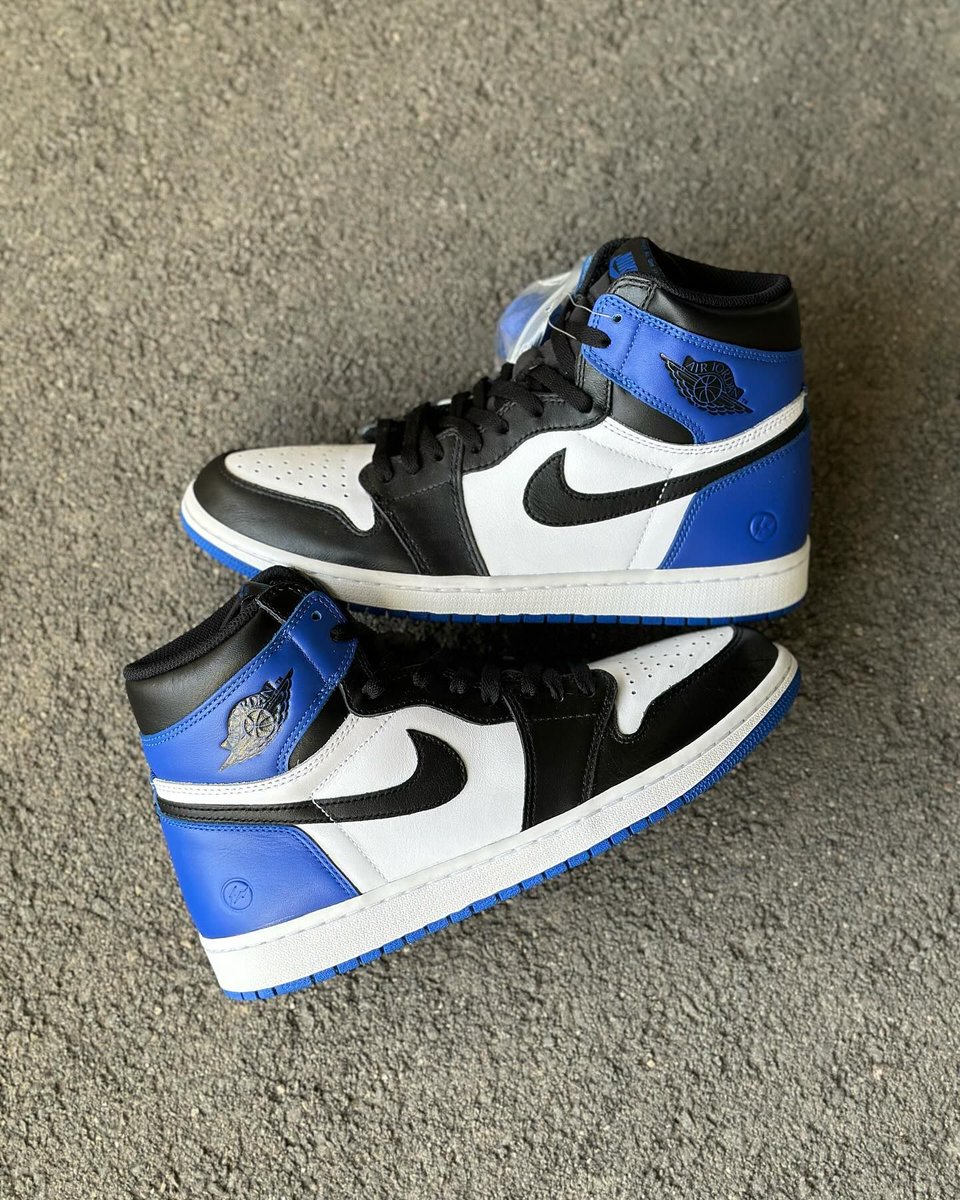 SneakerNews's tweet image. Do we need another fragment design x Air Jordan 1? 🔵 ⚪ ⚫