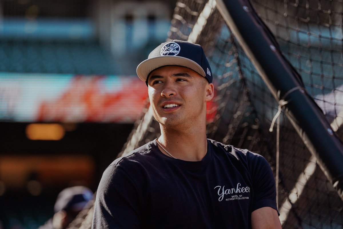 Yankees's tweet photo. From the Bronx to the Bay. 

#RepBX https://t.co/8SHJXvoPkZ