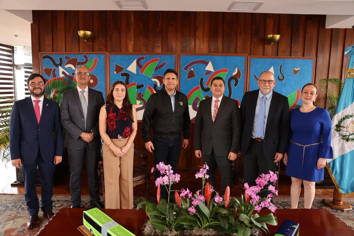 Visita al Alcalde de la Ciudad de Guatemala, Ricardo Quiñones y su equipo con el objeto de presentar el programa “Ciudades Inteligentes y Seguras” el cual se ejecutara con el financiamiento de USAID. Con esta Alianza construiremos una mejor ciudad para todos los guatemaltecos.