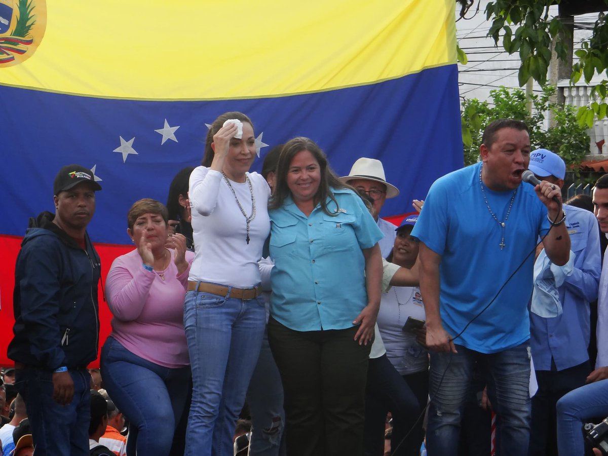 'Hoy tenemos al candidato de la esperanza @EdmundoGU y a una líder como @MariaCorinaYa llevando esa antorcha de esperanza recorriendo toda Vzla; ahora nos toca a nosotros cuidar los votos el #28J', palabras de nuestra secretaria gral @Tavares_Andrea en el acto de hoy en #Guatire