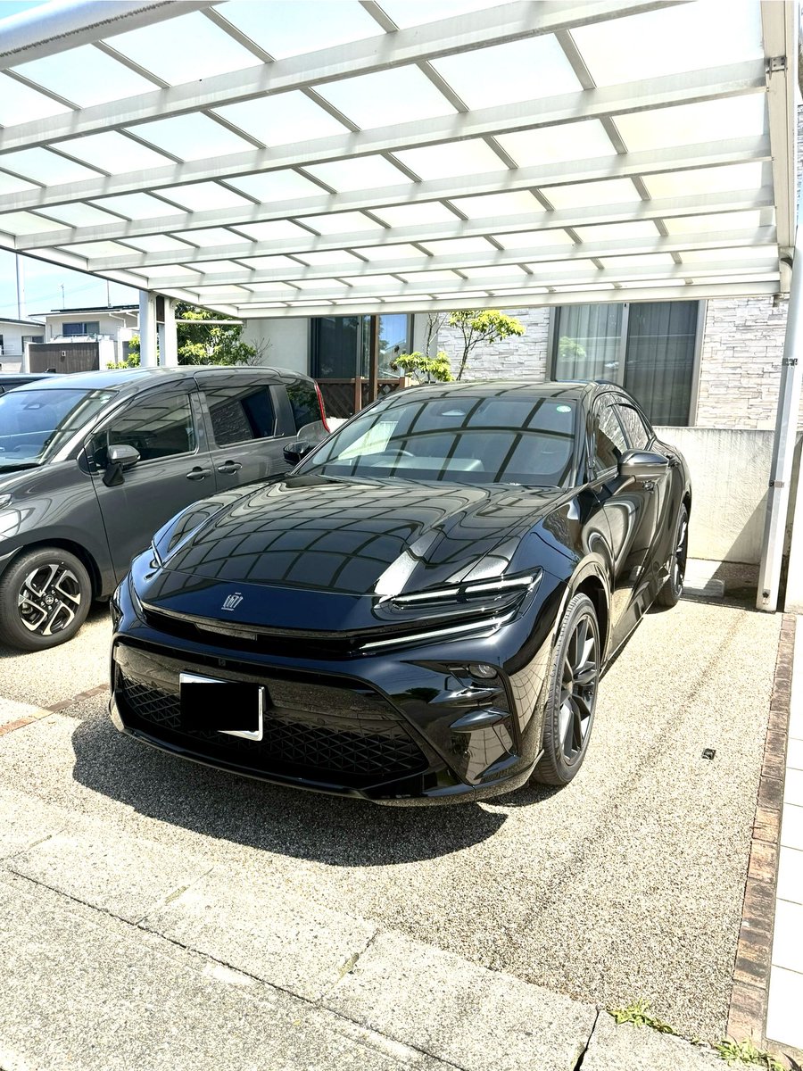 tscom23's tweet photo. クラスポRS納車してから20日間が経過しました🚘
毎日80km以内のEV走行なら本当にガソリンが減らないんです🔋
今のところなんにも不満のないとても快適なトヨタのスポーツカーです☺️ https://t.co/b3tWp2W98i