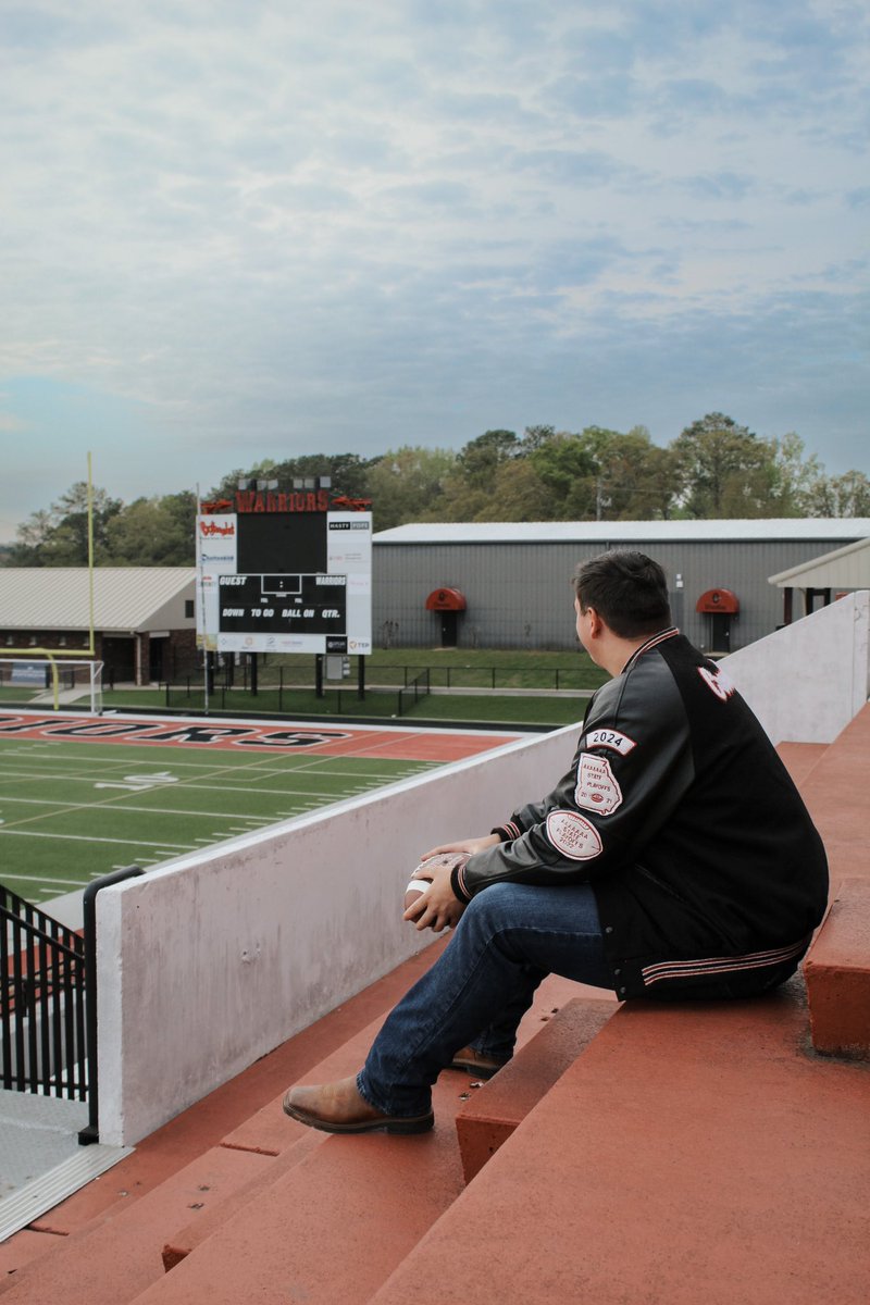 PCrowley54's tweet photo. I finally graduated and it’s so surreal. Looking back at memories from high school, football has been my driving force. It is my why and I can’t wait to see where this sport takes me. If I could speak to college football all I could say is gear up your future is about to arrive. https://t.co/5bA0rFqCRC