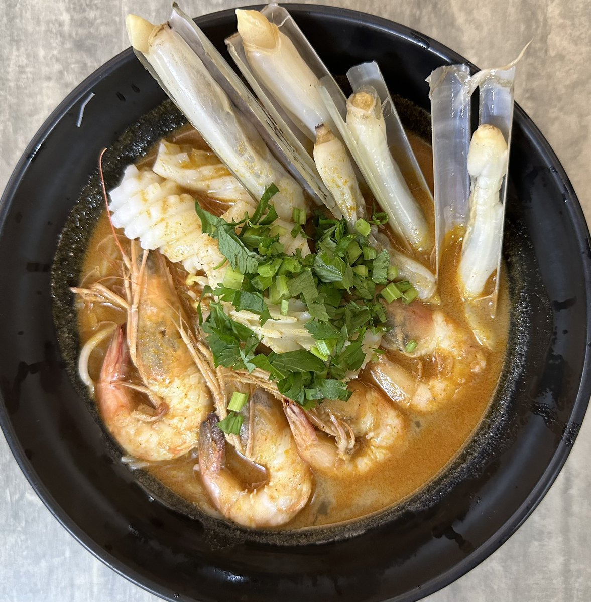 simkuihian's tweet image. Sarawak #Laksa - weekly sin

Have a blessed Gawai and Agong’s birthday 4 days break with your family and love 🥰ones

#Gawai #gayugurugerainyamai
#drivesafe
#DaulatTuanku

#SarawakFirst
#jagasarawakbait2

Skh🐝