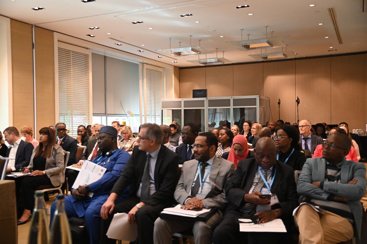 AU_HHS's tweet photo. As we reflect on the #AU 2024 theme “Educate an African fit for the 21st Century", we must recognize t/importance of building resilient education systems that incorporate mental health considerations - @AmbSamate at t/launch of @AfricaCDC Mental Health Leadership Programme
#WHA77 https://t.co/1ArAZcbxjj