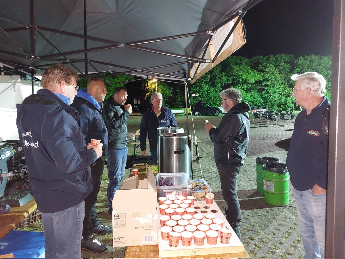 Bijna klaar de deelnemers van <a href="/RondjeAmeland/">RondjeAmeland</a> 50 km te ontvangen. Koffie en thee staan klaar