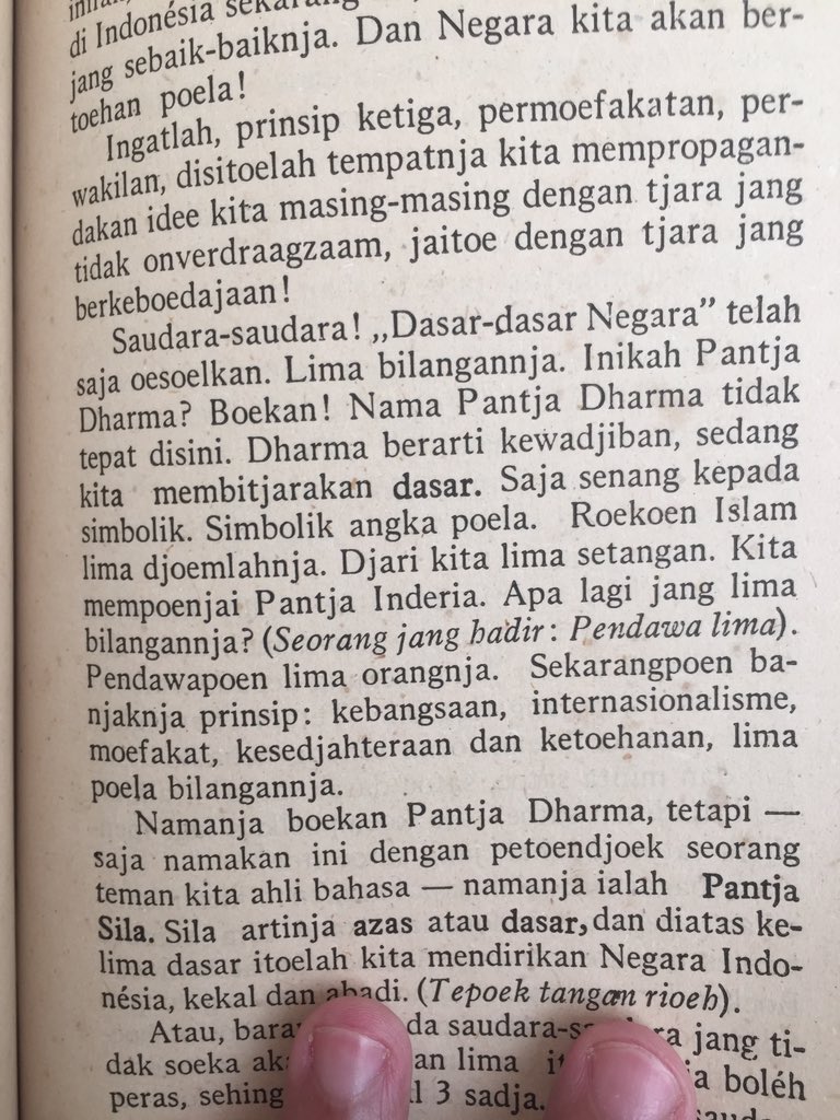 Selamat hari Pancasila 1 Juni! Bung Karno dalam pidato tanpa teks pada Dokuritu Zyunbi Tyosa Kai 1 Juni 1945 mengatakan, "Namanja boekan Pantja Dharma, tetapi saja namakan ini dengan petoendjoek seorang teman kita ahli bahasa namanja ialah Pantja Sila". Siapakah teman ahli bahasa