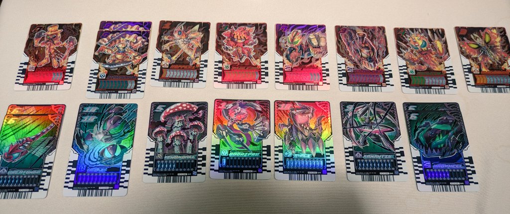 rxagito242001's tweet photo. #ライドケミートレカ
#PHASE04
2箱開封した結果…
狙いだったパラレルファイズブラスター、パラレルハイパーカブトGET😁
ニジゴンレアもコンプリート!
次はアークゼロと龍騎サバイブを狙う🎯
見づらくて、すみません🙇 https://t.co/MvUH7US2UY