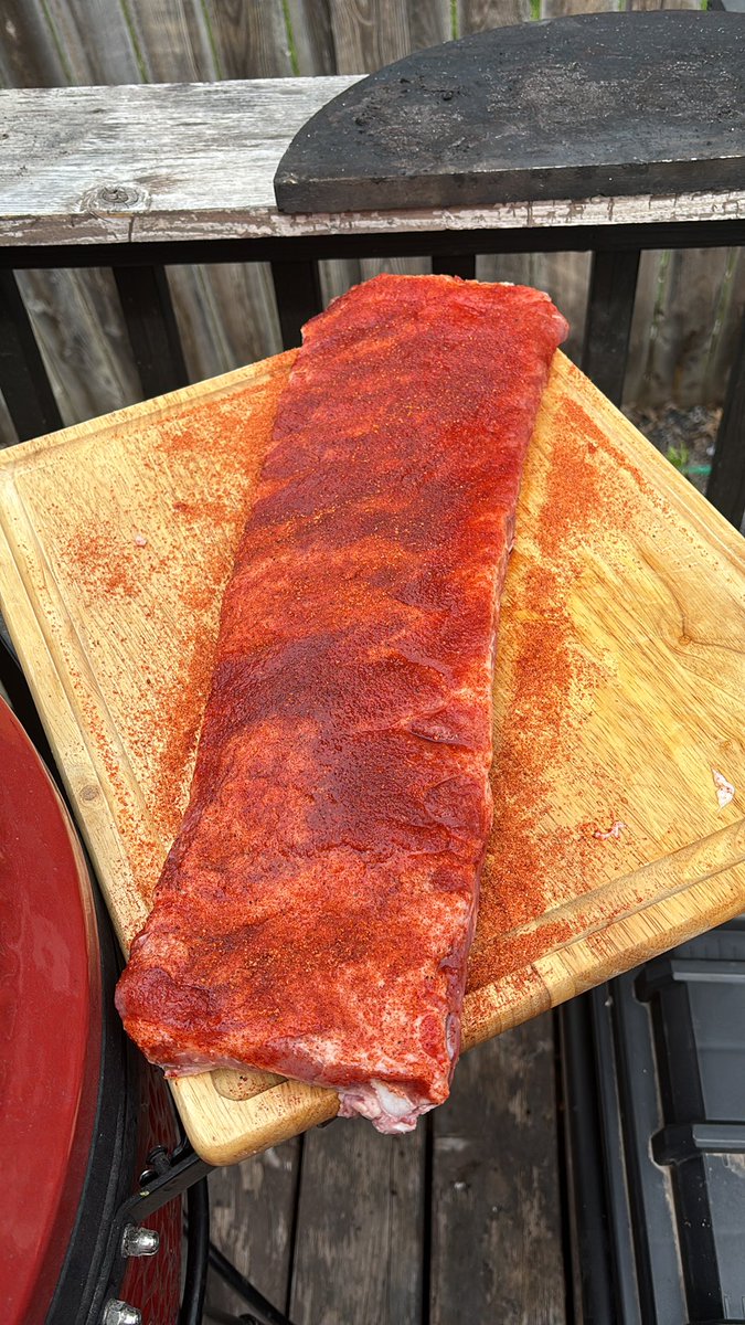 Back from vacay and back to smoking some St Louis ribs! Deliciousness coming in a couple hours or so… #foodstagram #grilllife