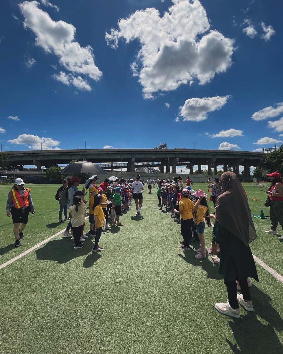 The Hector Figueroa School (@ps398q) on Twitter photo Our Field Days at Randall Island were so much fun! It was so exciting to see our students enjoying the games and activities and engaging in collaborative teamwork! <a href="/nycdistrict30/">District 30</a> <a href="/District30Supt/">Lisa Hidalgo</a> <a href="/NYCSchools/">NYC Public Schools</a> <a href="/trishamondal/">AP Mondal</a> Our Field Days at Randall Island were so much fun! It was so exciting to see our students enjoying the games and activities and engaging in collaborative teamwork! <a href="/nycdistrict30/">District 30</a> <a href="/District30Supt/">Lisa Hidalgo</a> <a href="/NYCSchools/">NYC Public Schools</a> <a href="/trishamondal/">AP Mondal</a>