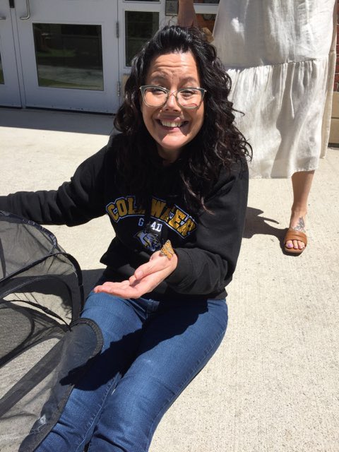 KellyCoxEDU's tweet photo. Today, we release our baby butterflies! #butterflylifecycle @CPS_MES @SCDSB_Schools @scdsboutdoors https://t.co/gZsZ1NCcFu