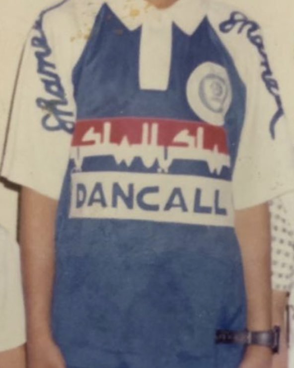 1409bbaa's tweet photo. ياحبيبي يالهلال 💙💙💙💙
في صغري وفي كبري الهلال يفرحني 💙💙💙
ع فكره الصوره الاولى لها اكثر من ٢٠ سنه 😂😂
#الهلال_متفرد_دائماً 
 #الهلال_النصر 
#الهلال_متفرد_دائماً https://t.co/mGAHF9WAAY