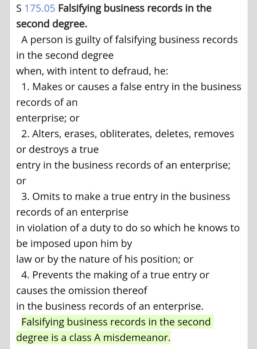 Comme le dit Bureau, en soi la falsification des documents relatifs aux paiements à Stormy Daniels est un délit relativement mineur ('class A misdemeanor').

Art. 175-05 du Code pénal

2/14