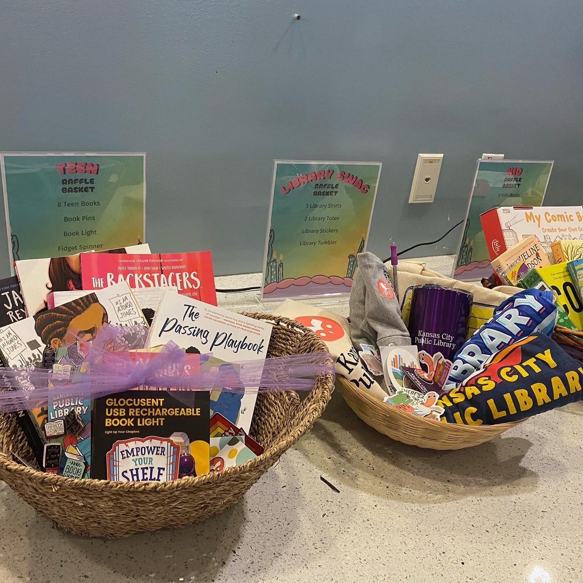 KCLibrary's tweet photo. Summer Reading begins tomorrow and many of our locations are hosting kick-off celebrations! Here are a few photos from festivities today at our Plaza, Waldo and Bluford Branches. Find more upcoming
#kcSummerReads events including several this weekend at https://t.co/pnMJqXpAVo https://t.co/MqwfCjSuFd