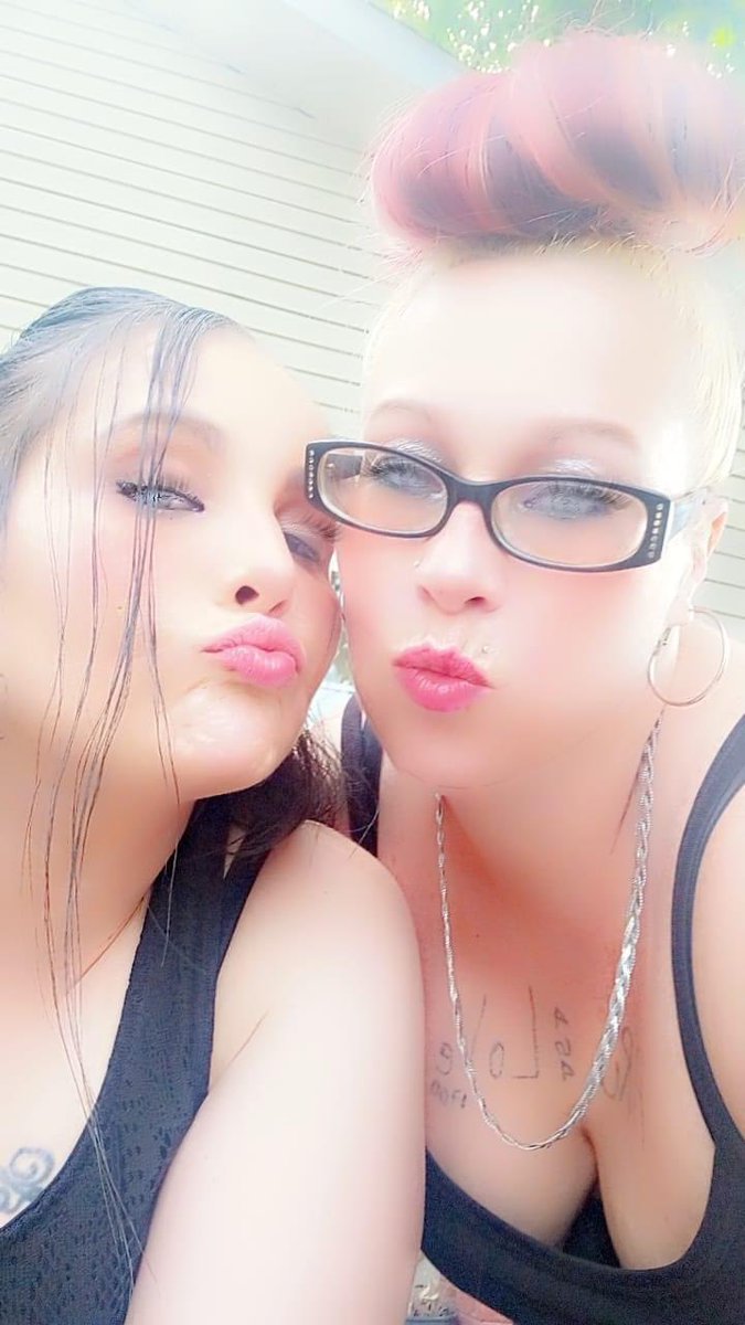 SugarCookieXXX's tweet photo. Me &amp; my bitch outside today https://t.co/ykLn0Sj2Oq