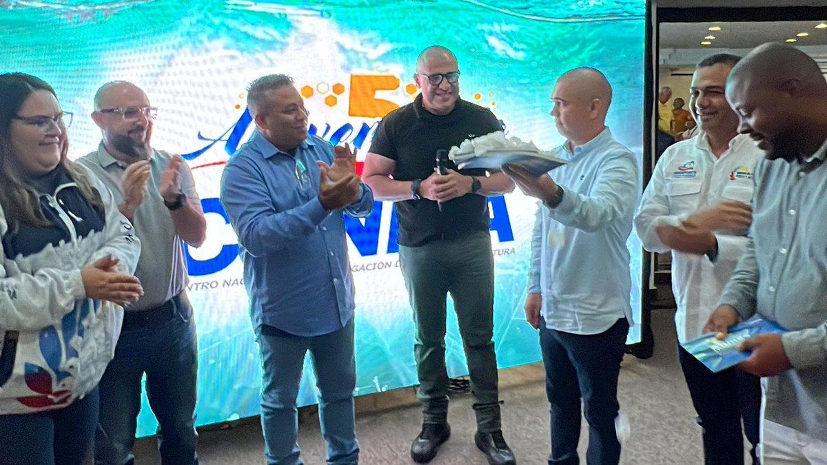 Mincyt_VE's tweet photo. #31May | Gran Misión Ciencia, Tecnología e Innovación Dr. Humberto Fernández – Morán impulsa proyectos en acuicultura, en las áreas:

🔹Pesquería.
🔹Acuicultura Dulceacuícola.
🔹Acuicultura Marina.
🔹Evaluaciones Ecológicas, Ambientales y Conexas.

Más➡️ https://t.co/FbVdT1veEH https://t.co/rA5JSO83nI