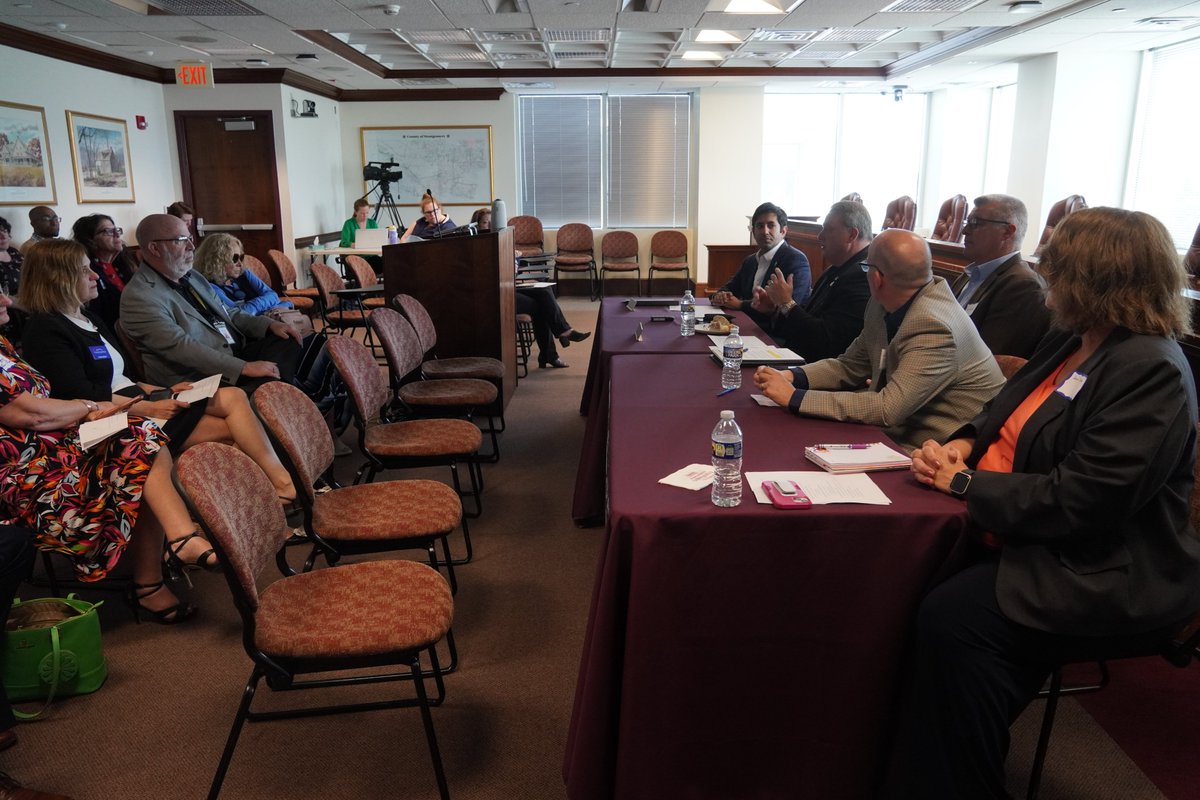 Commissioners met w/<a href="/MontcoCommerce/">MontcoCommerce</a> &amp; local chambers of commerce to discuss priorities, share insights and find ways to collaborate. Working together to support businesses across #MontcoPA, these leaders further our collective efforts to drive success &amp; lift up our communities.