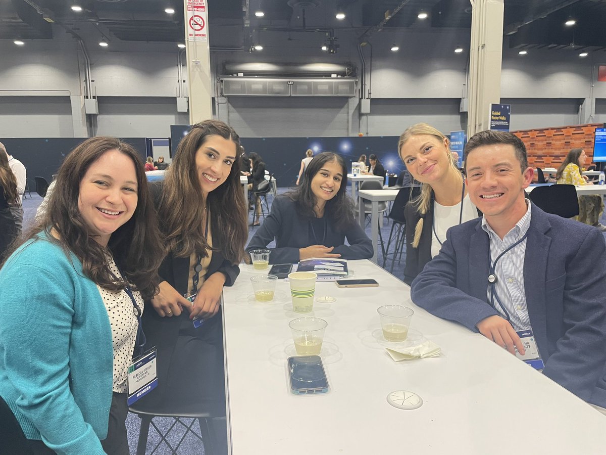 Boris Martinez (@borismartinezmd) on Twitter photo The Trainee lounge where connections happen! <a href="/LouisaHempel/">Louisa Hempel</a> Rebecca Steuer The Trainee lounge where connections happen! <a href="/LouisaHempel/">Louisa Hempel</a> Rebecca Steuer