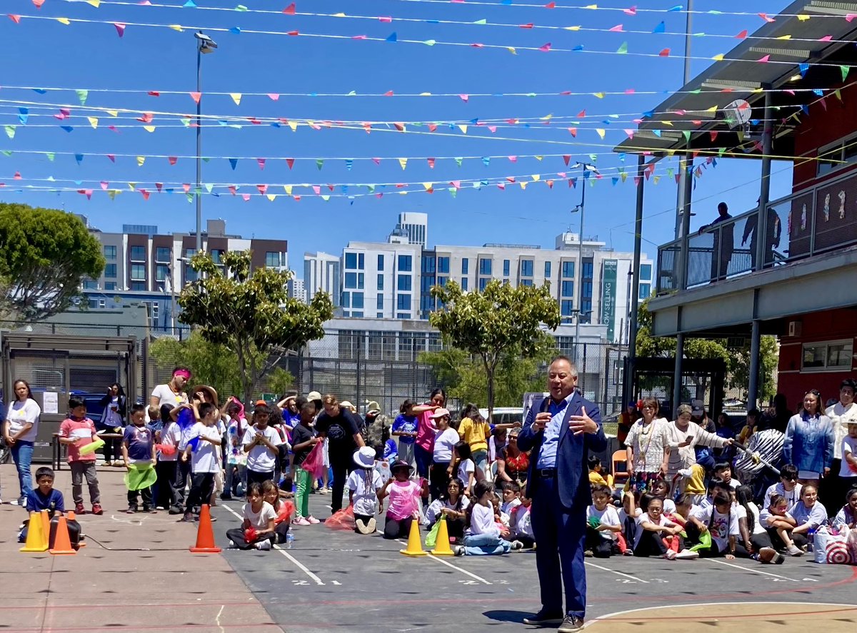 Enjoyed celebrating Flores de Mayo, a festival in the Philippines. It was held at SoMa’s Bessie Carmichael School PreK-12 Filipino Educ Center. I presented Certificates of Recognition to the committee for putting this event together to share Filipino culture. #AAPIHeritageMonth