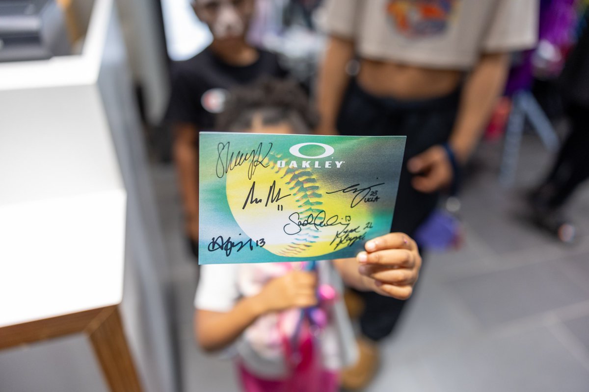 &amp; that’s a wrap on our <a href="/oakley/">Oakley</a> WCWS event 👏

Thank you to all of the athletes and fans who came by, we’ll see you again soon 🤩

#SoftballAmerica x #Oakley