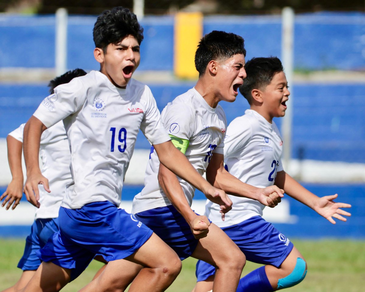 indeselsalvador's tweet photo. #CopaAlevines | Sensuntepeque es el segundo finalista de la Copa Alevines 2024 luego de ganar 2-3 en penales a Jiquilisco. Tras la conclusión del juego de vuelta con un triunfo 1-0 de los usulutecos, empataron 2-2 en el global. 

Con este resultado, Sensuntepeque enfrentará en la final al actual campeón, El Refugio.

#ConstruyendoElCamino