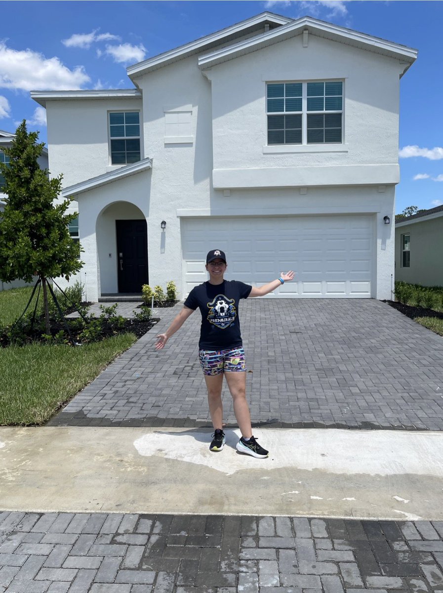 She’s officially a homeowner! 🥳🏠

I closed on my first house yesterday  and am so excited and blessed!

I’m already trying to visualize my @PredsNHL / @mkeadmirals hockey cave in the loft 😏. 

#milhockey #preds