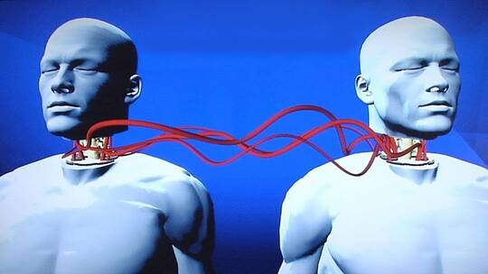 Yemen_YF's tweet image. أعلنت الشركة الناشئة ( #BrainBridge) عن إطلاق مشروعها الخاص الذي يهدف إلى تطوير أول نظام لزرع الرأس في #العالم.
ويبدو أن #سيرجيو_كانافيرو الذي صدم الجمهور بتصريحاته حول عمليات #زرع_الرأس_البشري ظهر لديه شخص منافس. وتبيّن أن #هاشم_الغيلي هو صاحب هذه الفكرة، وهو عالم أحياء جزيئية