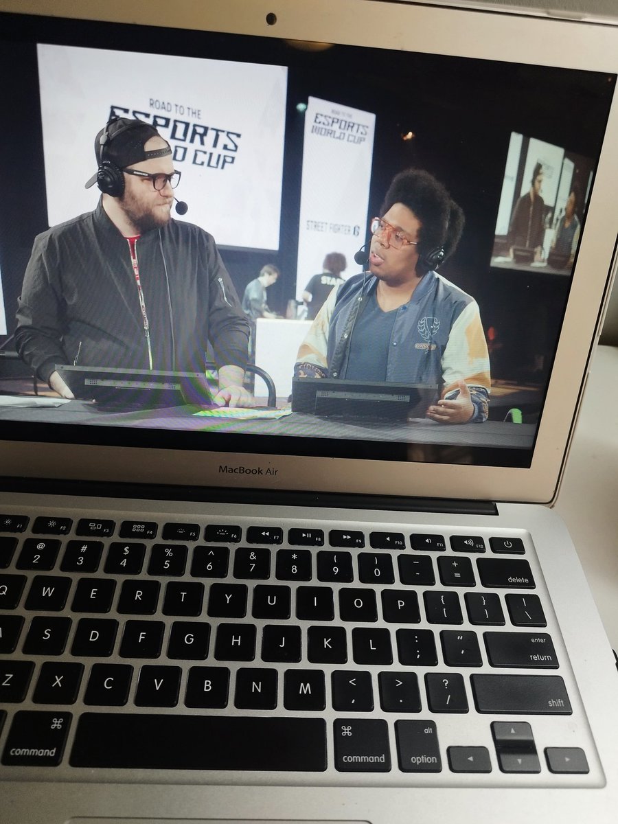 #shoutout to great caster <a href="/_saintcola/">TNS | Saint Cola 🎙️ Capcom Cup</a>  saludos desde Panamá 🇵🇦 
Best of luck to <a href="/GranTODAKAI/">GranTODAKAI</a> in Dallas❣️
#mamaTodakai #eSport the best #eSportatlete from 🇵🇦