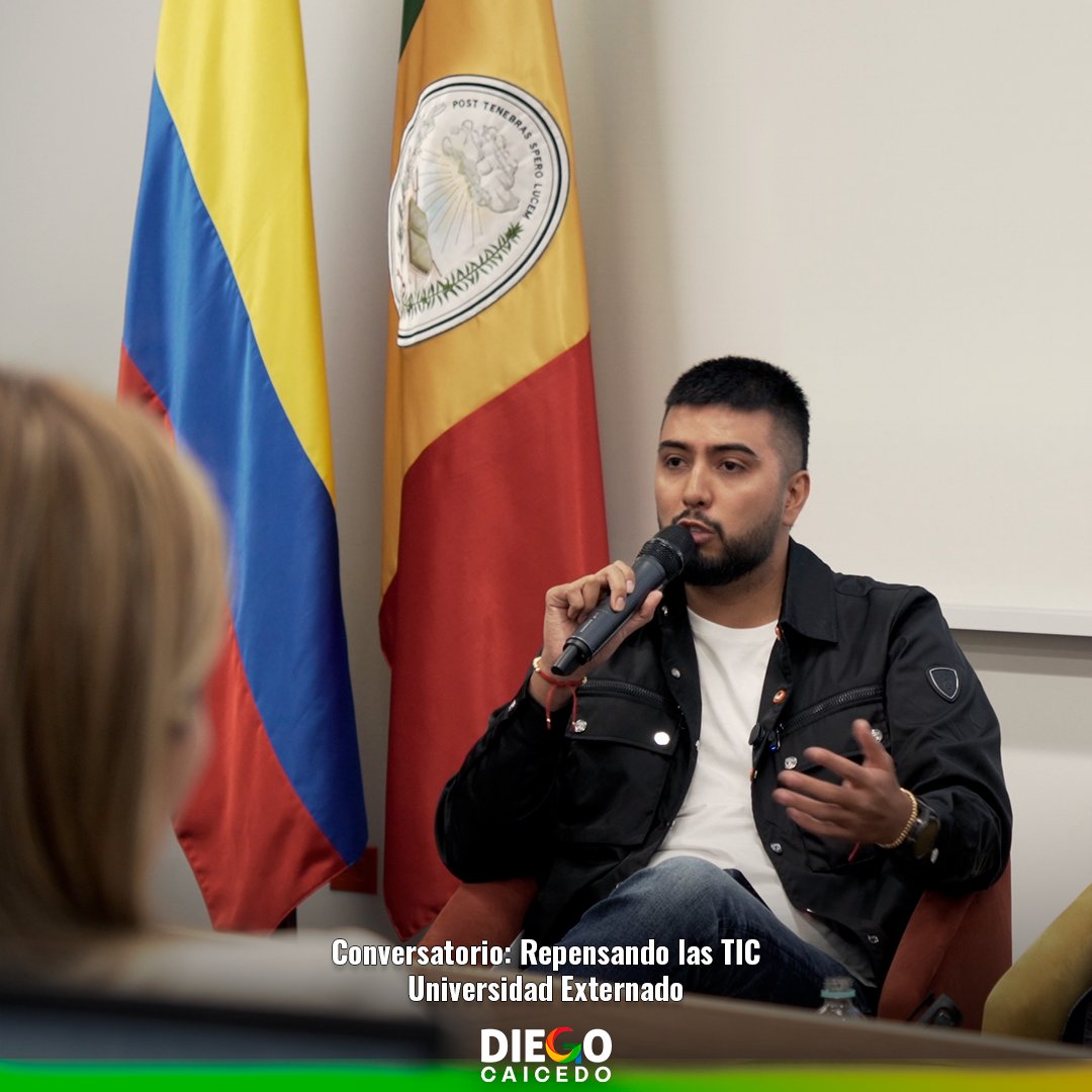 diegocongreso's tweet photo. Agradezco a la @UExternado y a @DerechoTIC_UEC por invitarme a participar del conversatorio: "Repensando las TIC: Propuestas para la Reactivación en Colombia"

En este espacio compartimos con @CiroARodriguezP, @deluque y @jhpelaez y aporté mi visión de como desde el legislativo podemos impulsar al sector #TIC.

Necesitamos un mercado competitivo para dinamizar el sector y cerrar las brechas de conectividad del país.