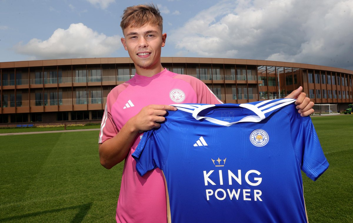 🚨OFFICIAL

Callum Doyle's Leicester City contract has expired.
He is back at Manchester City

Thank you for everything @cdoyle710 💙