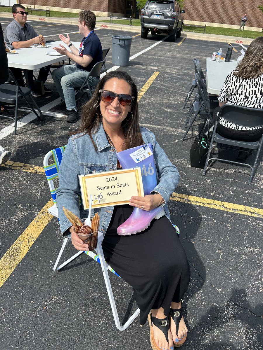 ndupuis5's tweet photo. Best day EVER!!! Today Spring Trail was awarded the Seats in Seats (attendance) and These Boots are Made for Walking (Rigor Diagnostic Growth) awards!!! Thank U46 for this spectacular honor! @sdu46 @Jason_Krause5 @DrBGarfield https://t.co/uMre9Tp2LD