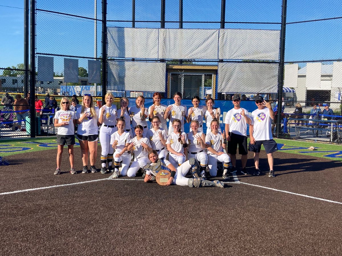SecVSoftball's tweet photo. Friendship-Scio has won the Class D Far West Regional! They’ll play 12 pm on Friday, June 6 at Martha Avenue Recreation Park in the state Final Four. #sectionvstrong https://t.co/IYpaev4s80