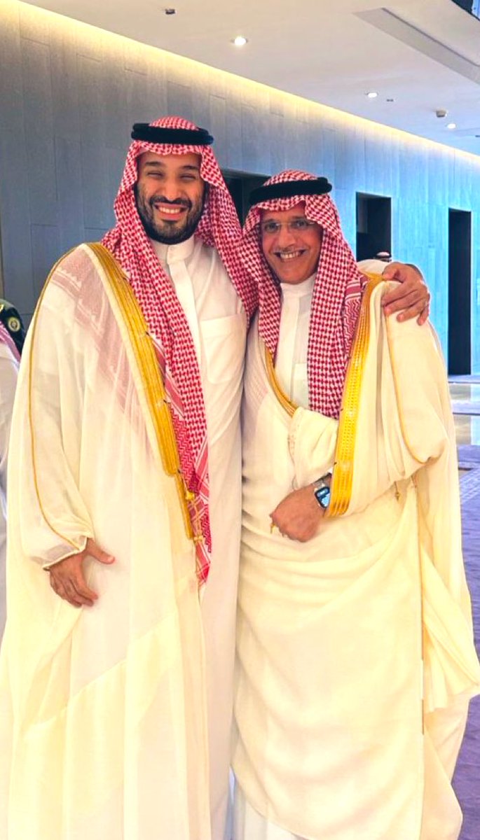 HRHMBNSALMAAN's tweet photo. سمو سيدي ولي العهد الأمير 
#محمد_بن_سلمان‌ بن عبدالعزيز 
وعضو شرف النصر الأمير الوليد بن بدر خلال نهائي #كأس_خادم_الحرمين_الشريفين 
جدة.
 #الهلال_النصر https://t.co/L8bKfW9Q7E