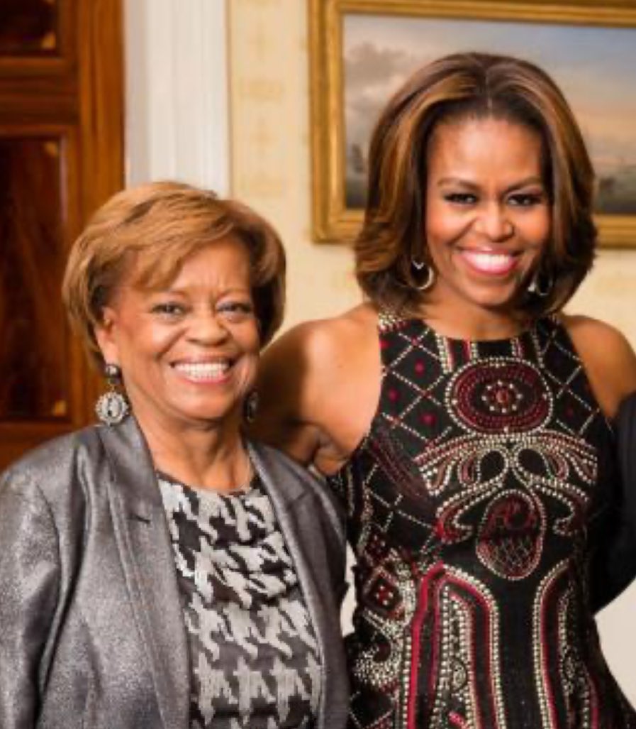#MichelleObama Deepest condolences for the passing of your mother, Mario. Robinson. May her memories bring you & your family comfort during this sorrowful time.