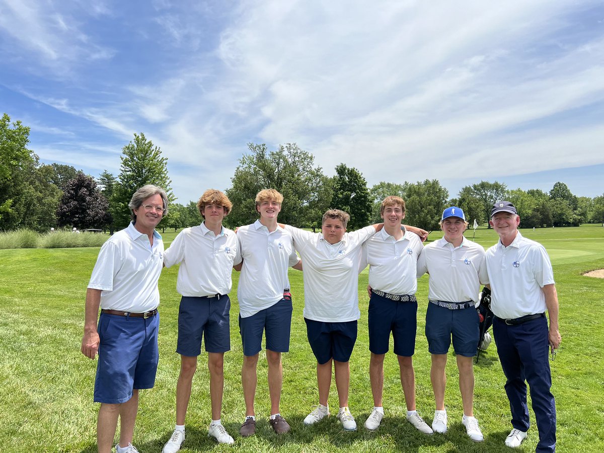 BCHSGOLF's tweet image. Team placed fourth today in Sectionals and just missed out on advancing. Colin shot a 79 and tied for fourth overall place, earning an individual spot in the Regionals at The Players Club next Thursday. It was a great season for the Bishop Chatard Boys Golf team ⛳️