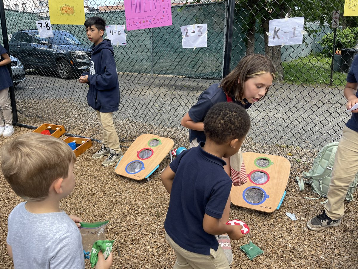 jacwillie's tweet image. Our Penny Carnival was an absolute success. This was the coolest event and the students had such a wonderful time. 
#RBCS #RedBank #Leadership #PennyCarnival