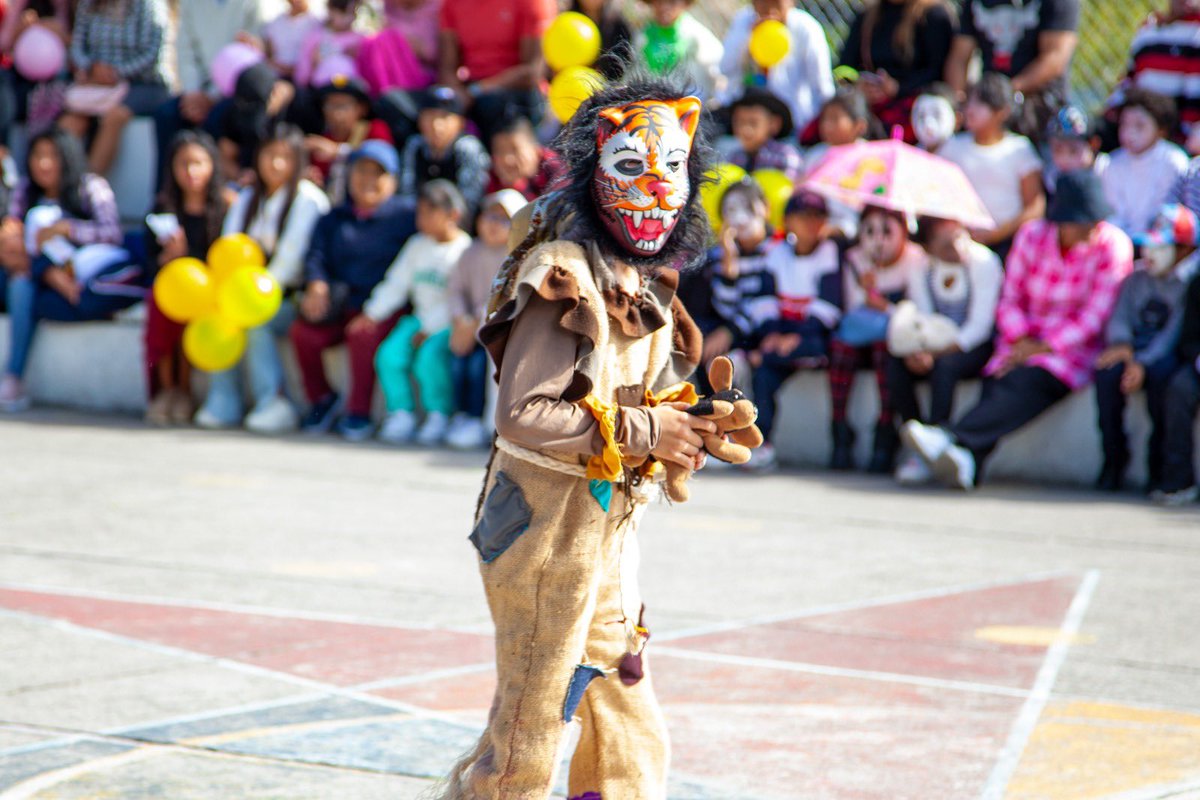 En el marco del #DíaDelNiño, los programas de grado de Odontología, posgrado en Ortodoncia y Odontopediatría de la UTE, como parte del proyecto de vinculación con la comunidad, realizaron un evento especial en la escuela Leonor de Stacey de Quito, que contó con una obra de