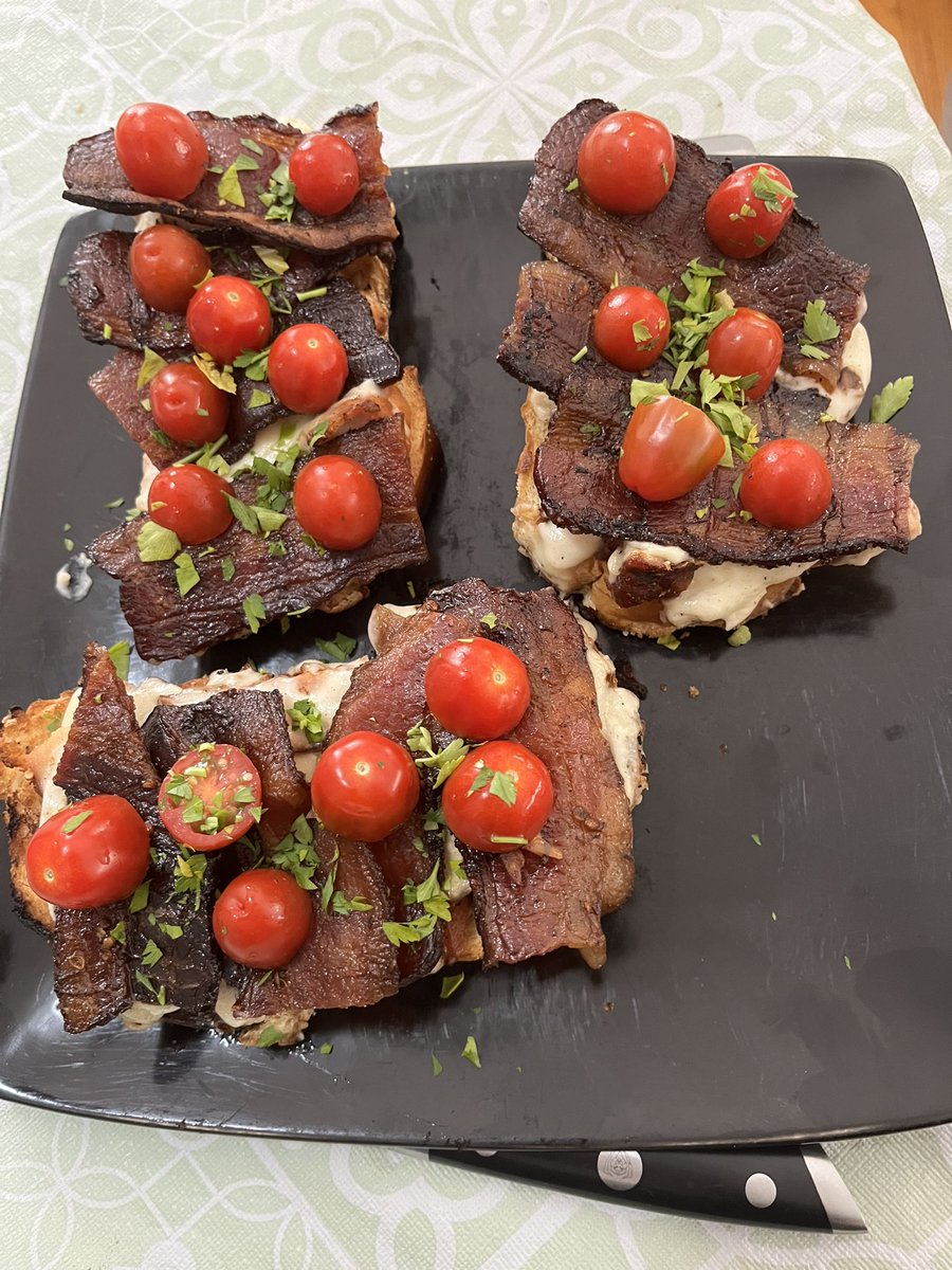 CastRedhead's tweet image. Dinner tonight:  Kentucky Hot Browns!!