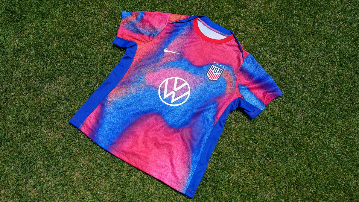 .@uswnt and #USdeafWNT will rock the warm-up shirts for tomorrow’s match - featuring CHAMPS in American Sign Language (ASL), a nod to admiration and excellence. 

Designed by Deaf artist <a href="/remyglock/">Remy Glock</a>, these shirts are more than just attire. They’re a celebration of unity and