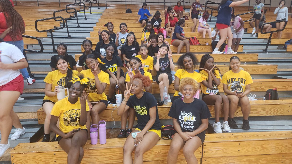 Bears Cheer at Enrichment Camp Day 2! School Colors Day!