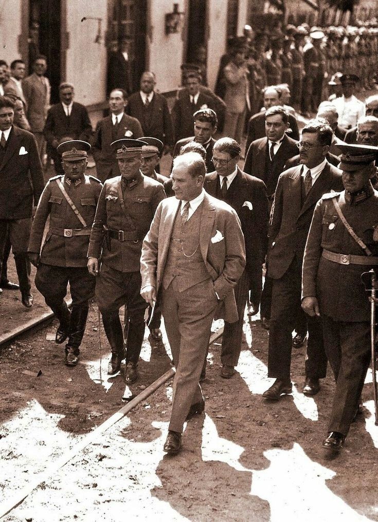 tepki_tr's tweet photo. Açtığın yolda, gösterdiğin hedefe... https://t.co/GplugrLW0z