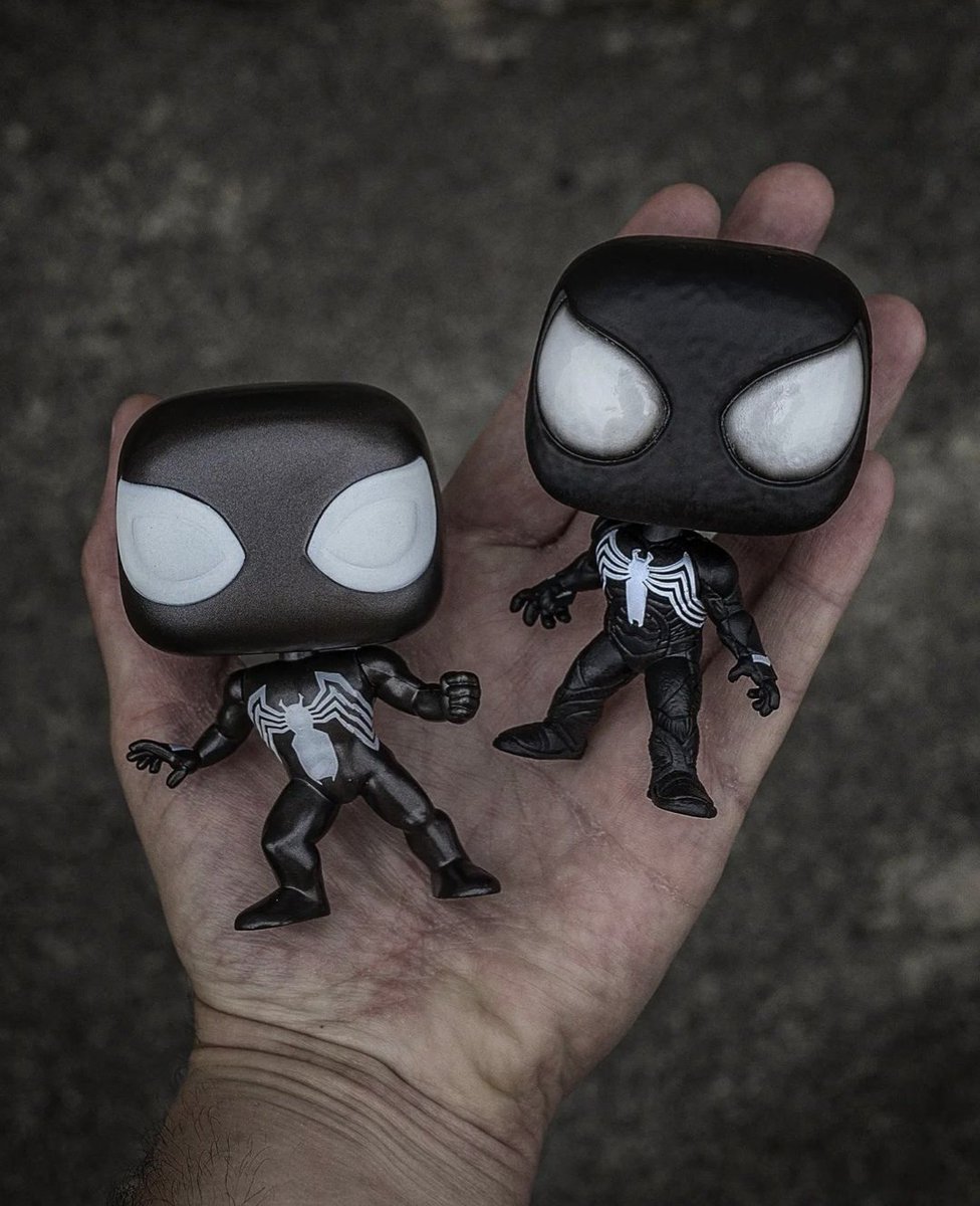 Which black suit Spidey is your favourite? ⚪⚫🕸️

The Insomniac version takes it for me. The eyes on that version are great! 

#funko #spiderman2 #spiderman #acrossthespiderverse #spiderverse #secretwars #peterparker #insomniac #marvel #venom #symbiote #funkopopvinyl