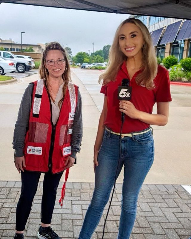 So proud of my station! 5NEWS is teaming up with the American Red Cross for tornado recovery efforts in Northwest Arkansas. Visit us at Arvest Bank off of J.B. Hunt Drive in Rogers until 6:30 to donate in-person, or visit the link below to donate! ❤️

5newsonline.com/article/news/l…