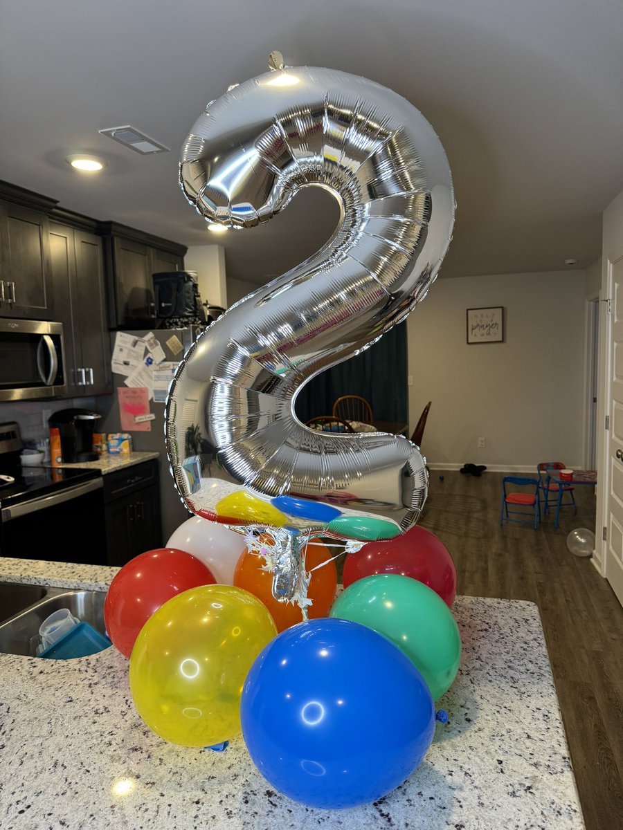 ebbie_sue's tweet image. Happy 2nd birthday to our girl!  Year ✌🏽 is going to be REAL interesting. 

📸: Local photographer - Grace 

👟: AJ1 OG Metallic Gold

#snkrsliveheatingup #nike #snkrs #YourSneakersAreDope #wearyoursneakers #kotd #girlsinsnkrs #toddlersinsneakers #naturalcurls