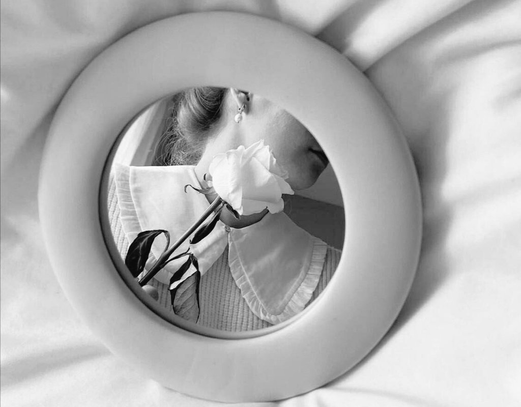 "لا نتذّكر الأيّام، نَحنُ نتذّكر اللحظات ..🎼🩶

<a href="/_tt7__/">♩ ملامح مبعثرة ‏♩</a>