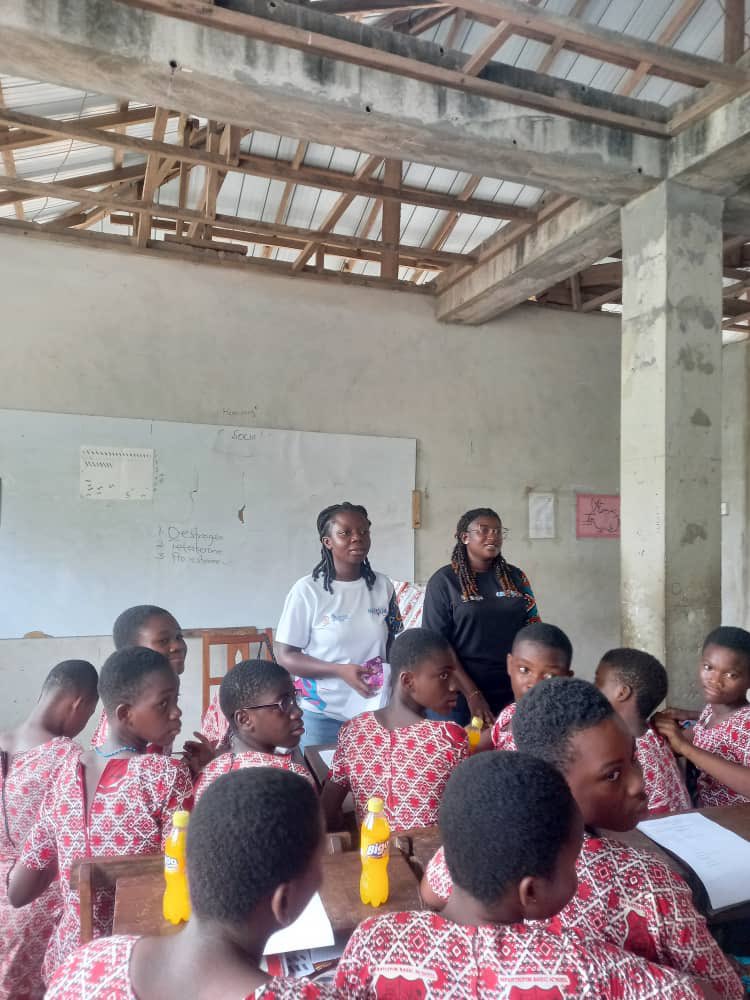 adhdghana's tweet photo. Lina & Ella from the YAC, empowered young minds at Mfantsipim Basic School, Cape Coast! From adolescence to menstrual hygiene, they sparked curiosity and provided essentials for a #PeriodFriendlyWorld. Way to go, girls! #MHD2024 #padagirlforconfidence
#YouMustKnow #YMKapp https://t.co/dyITgG02ww