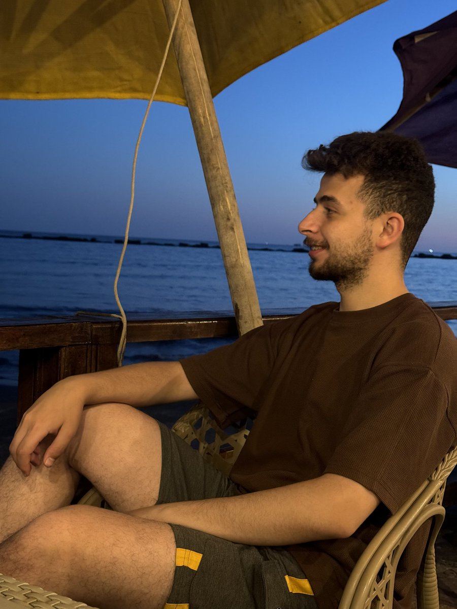 صوره نادره وانا بضحك